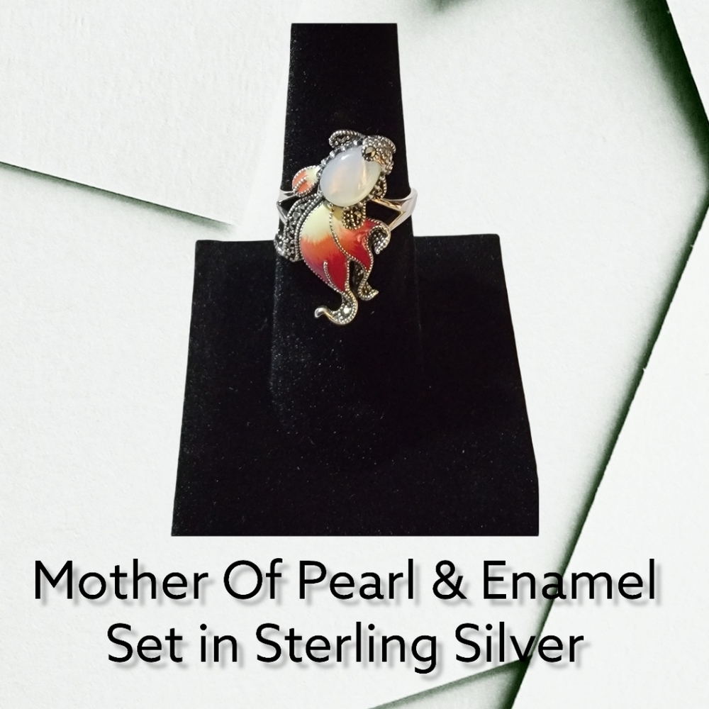 .925 Sterling Silver Ghost Fish Mother of Pearl Enamel & Marcasite Ring Size 7
